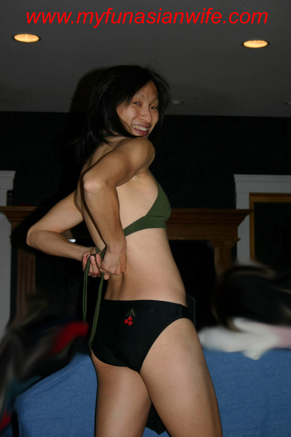 08_bikini